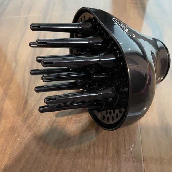 Excellent Condition Hair Diffuser Attachment with Extra Long Fingers - Picture 9 of 10